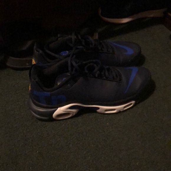 Nike shoes - Picture 3 of 5